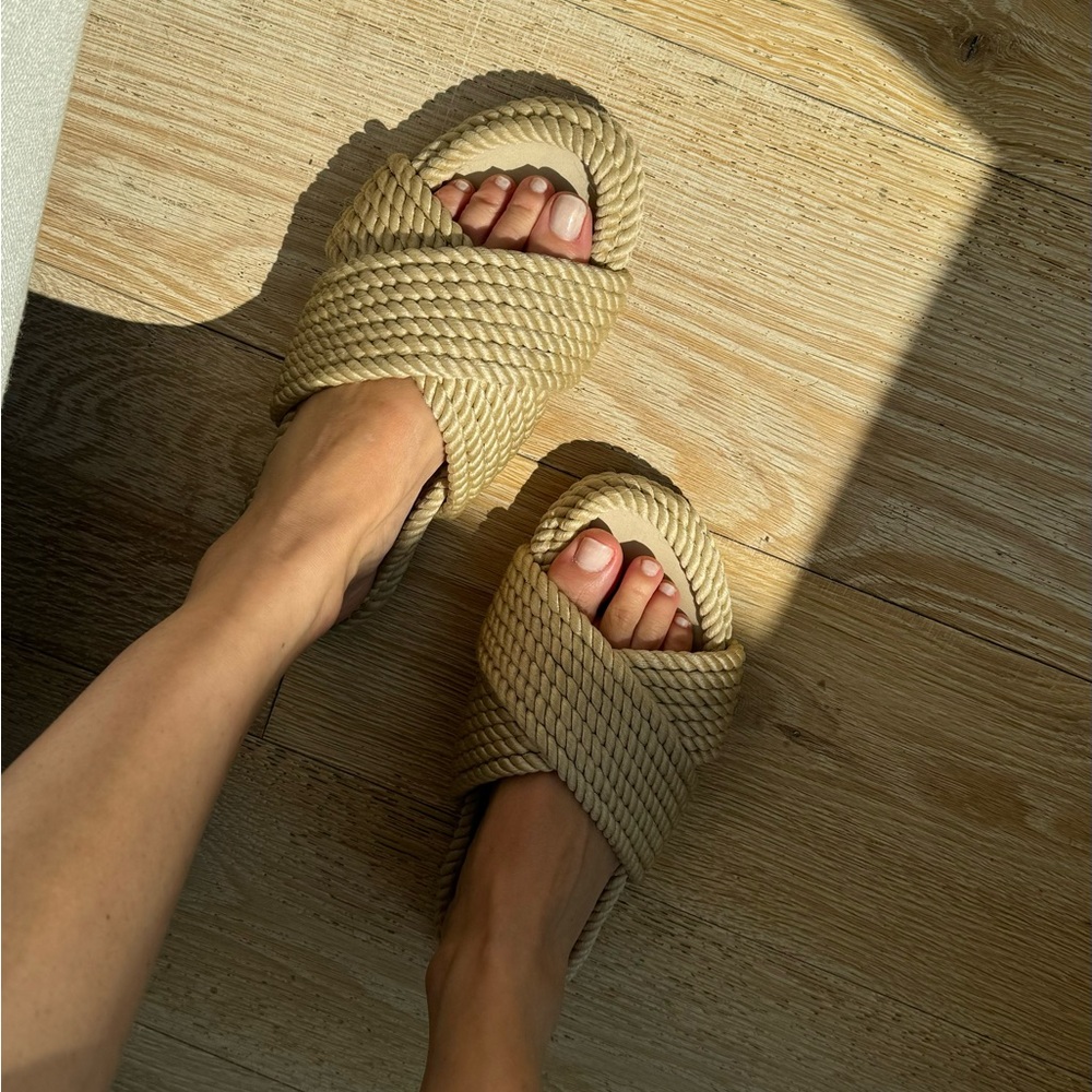 Zara Flats ✨